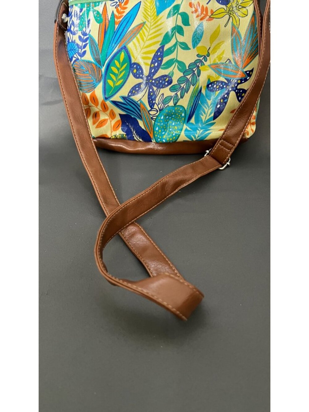 Merona Floral Crossbody Bag With Faux Leather Strap Vibrant Tropical Design And - Picture 3 of 6